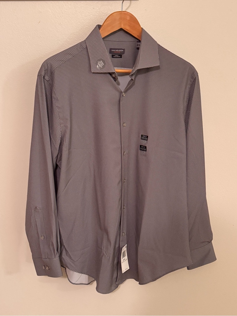 Van Heusen Traveler Men’s L Slim Fit 4-Way Stretch Dress Shirt – Gray